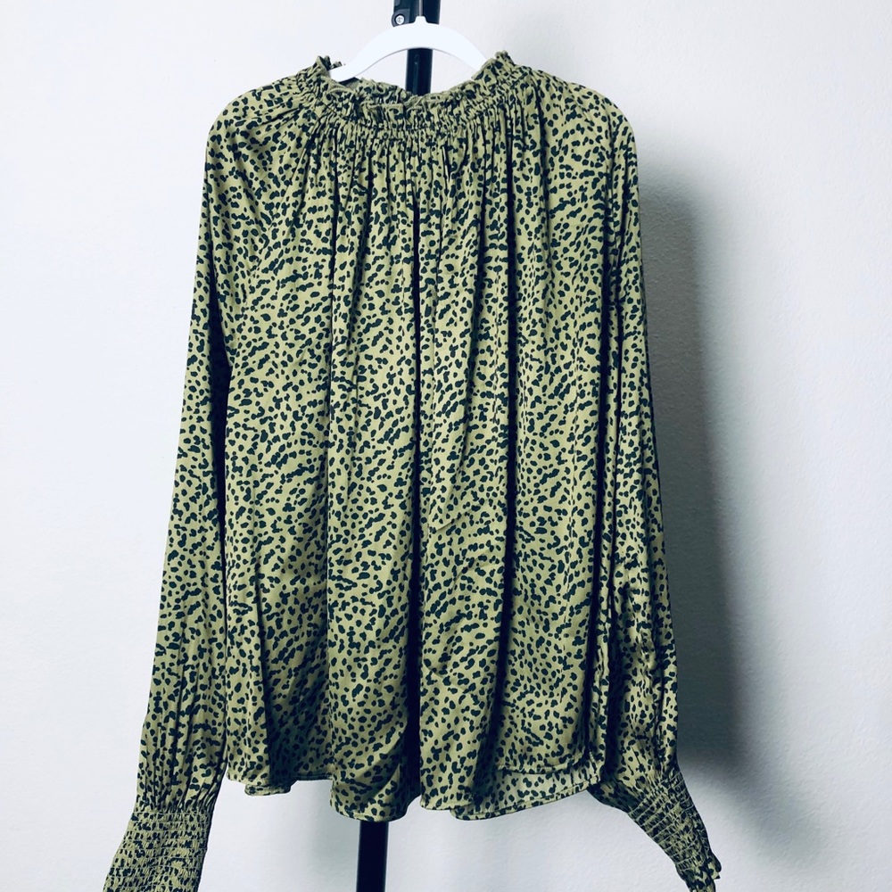 H&M long sleeved blouse